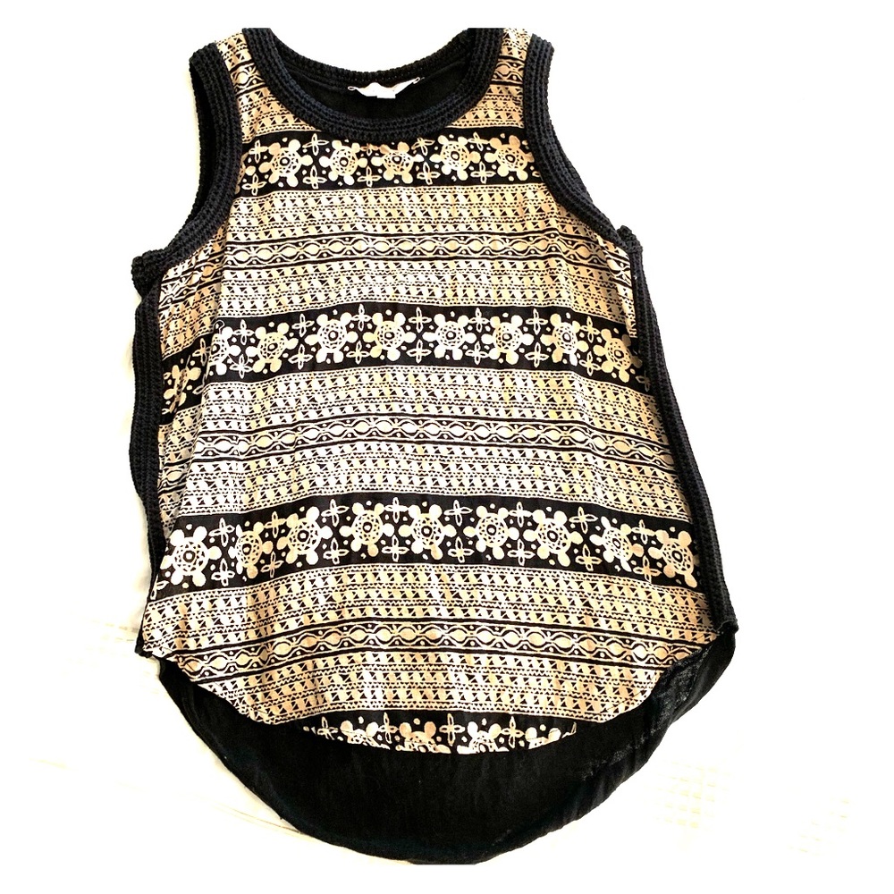 Nice LOFT sleeveless linen top with cool design.XS